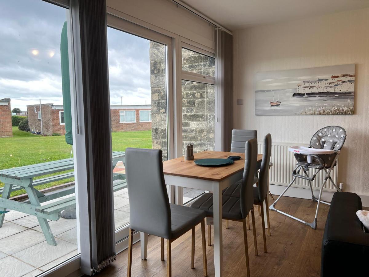 Chine Cottage Self-Catering Coastal Bungalow In Rural West Wight Freshwater Exteriör bild