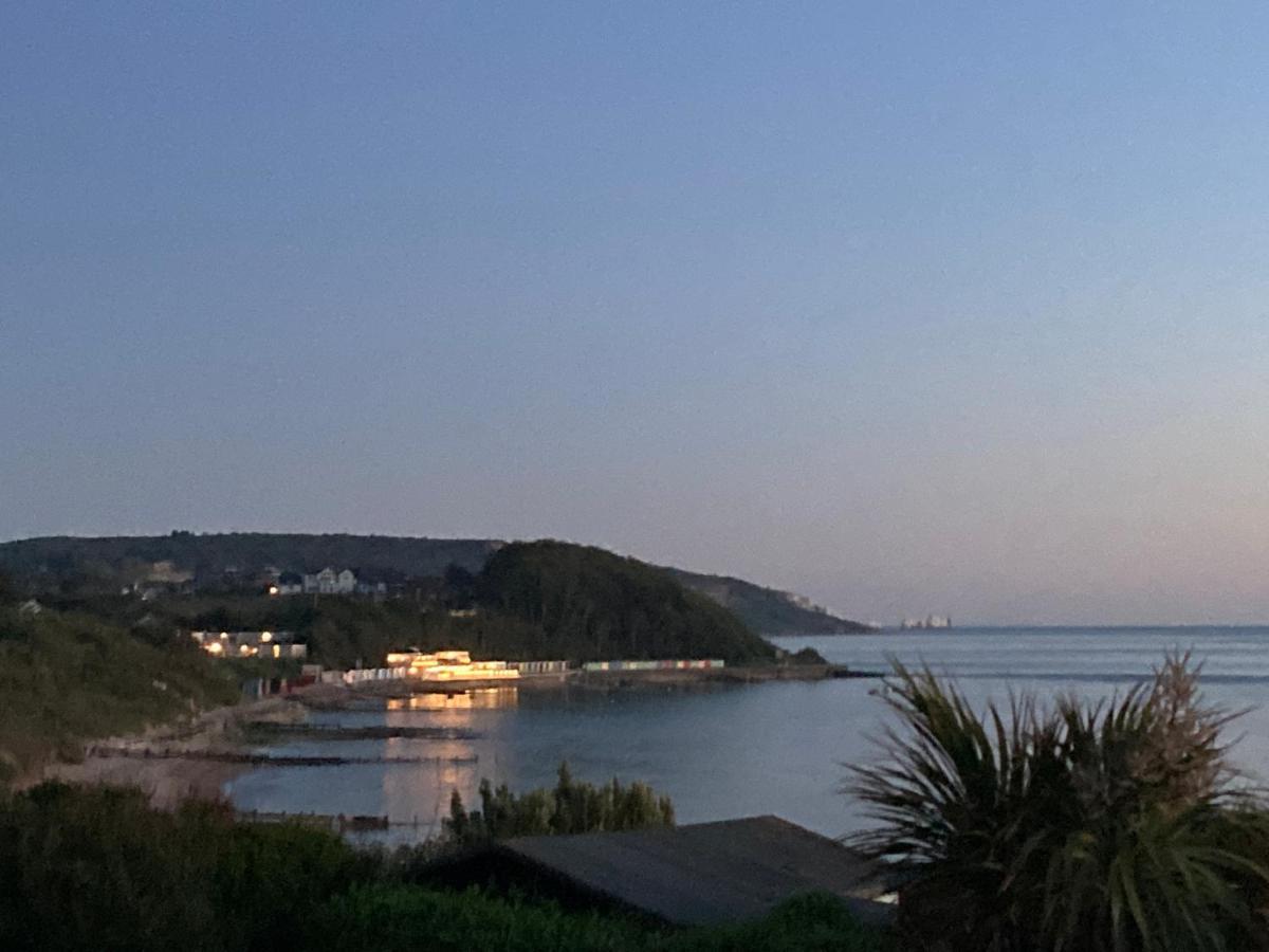 Chine Cottage Self-Catering Coastal Bungalow In Rural West Wight Freshwater Exteriör bild