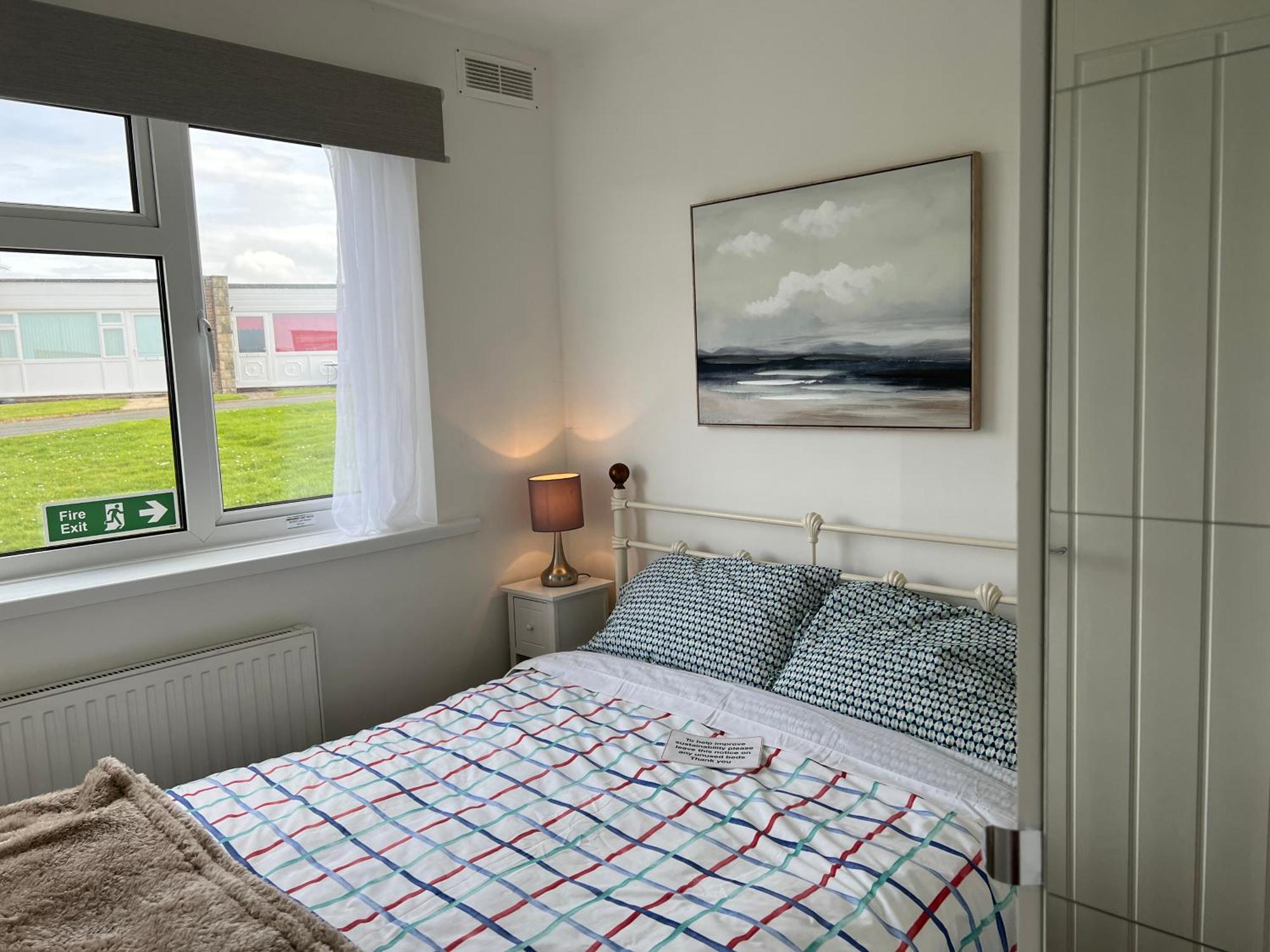 Chine Cottage Self-Catering Coastal Bungalow In Rural West Wight Freshwater Exteriör bild